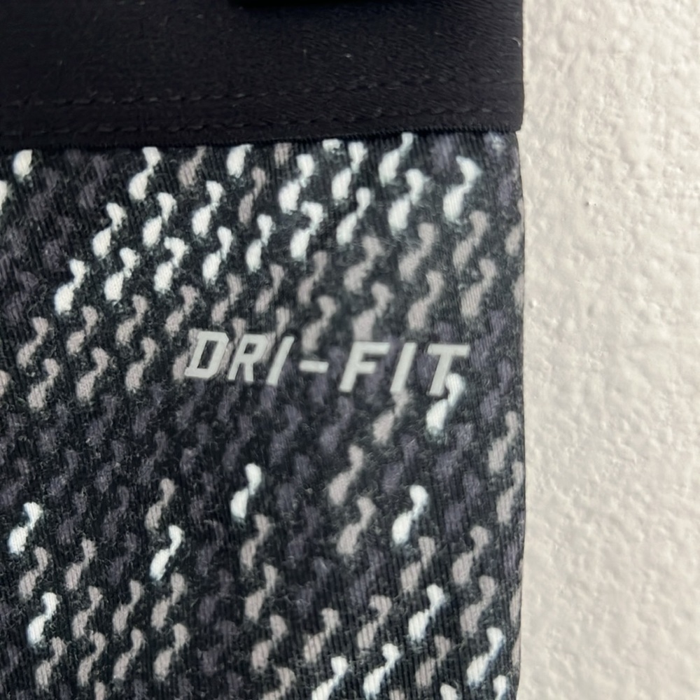 Nike pro dri fit legging small - Picture 6 of 6